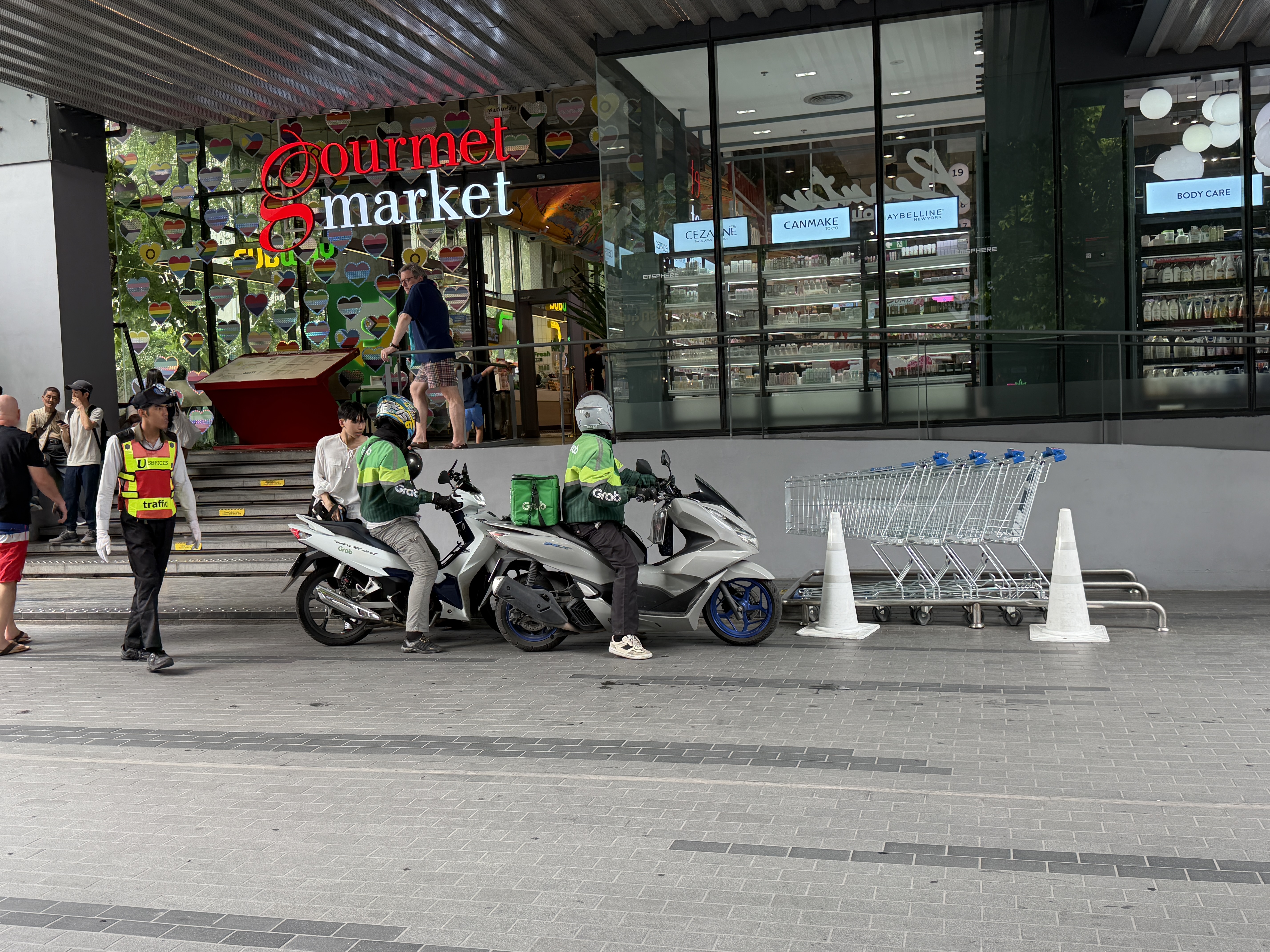Gourmet Market supermarket on Sukhumvit Soi 22 Bangkok - store entrance