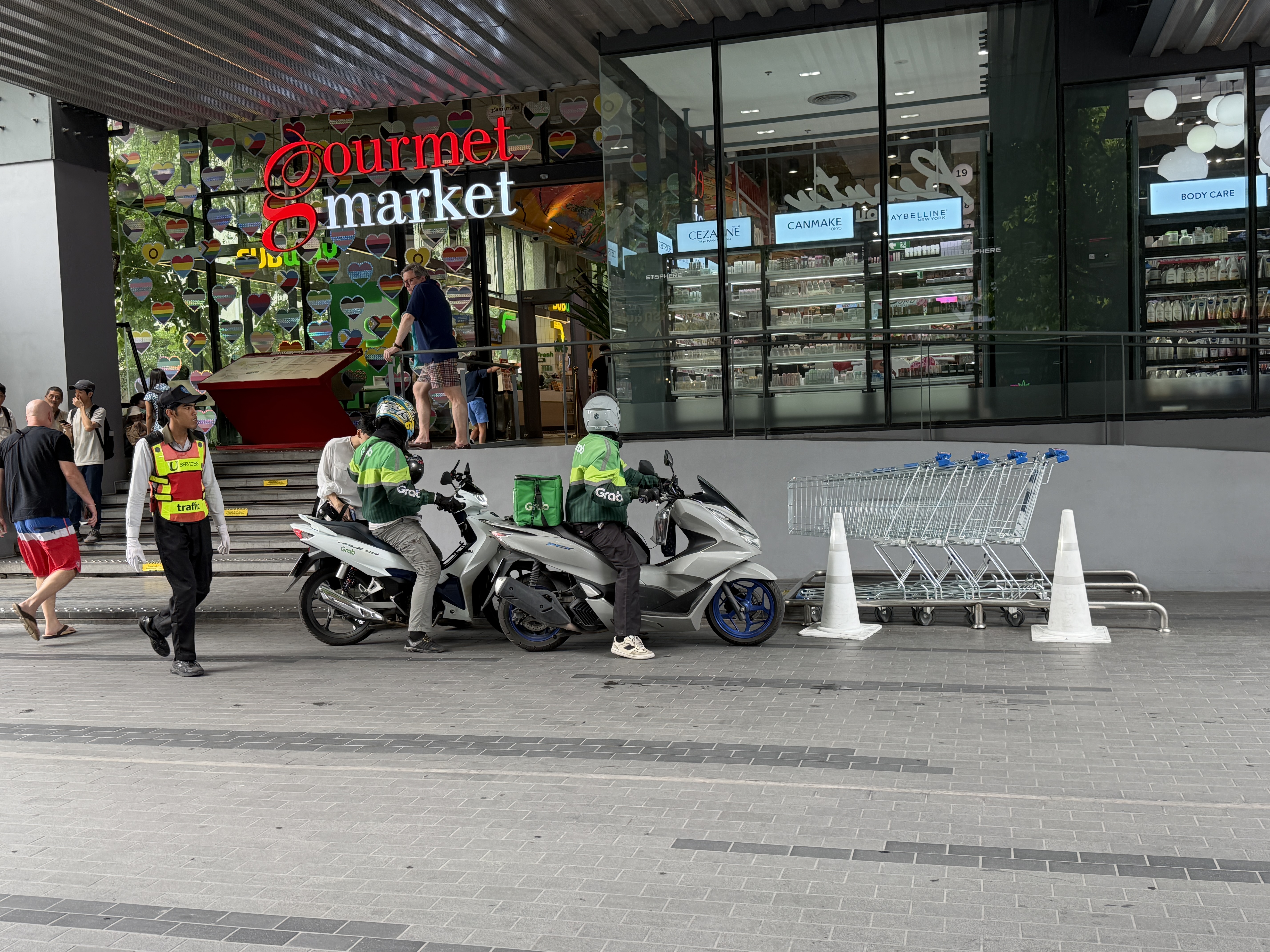 Gourmet Market supermarket on Sukhumvit Soi 22 Bangkok - exterior with bikes